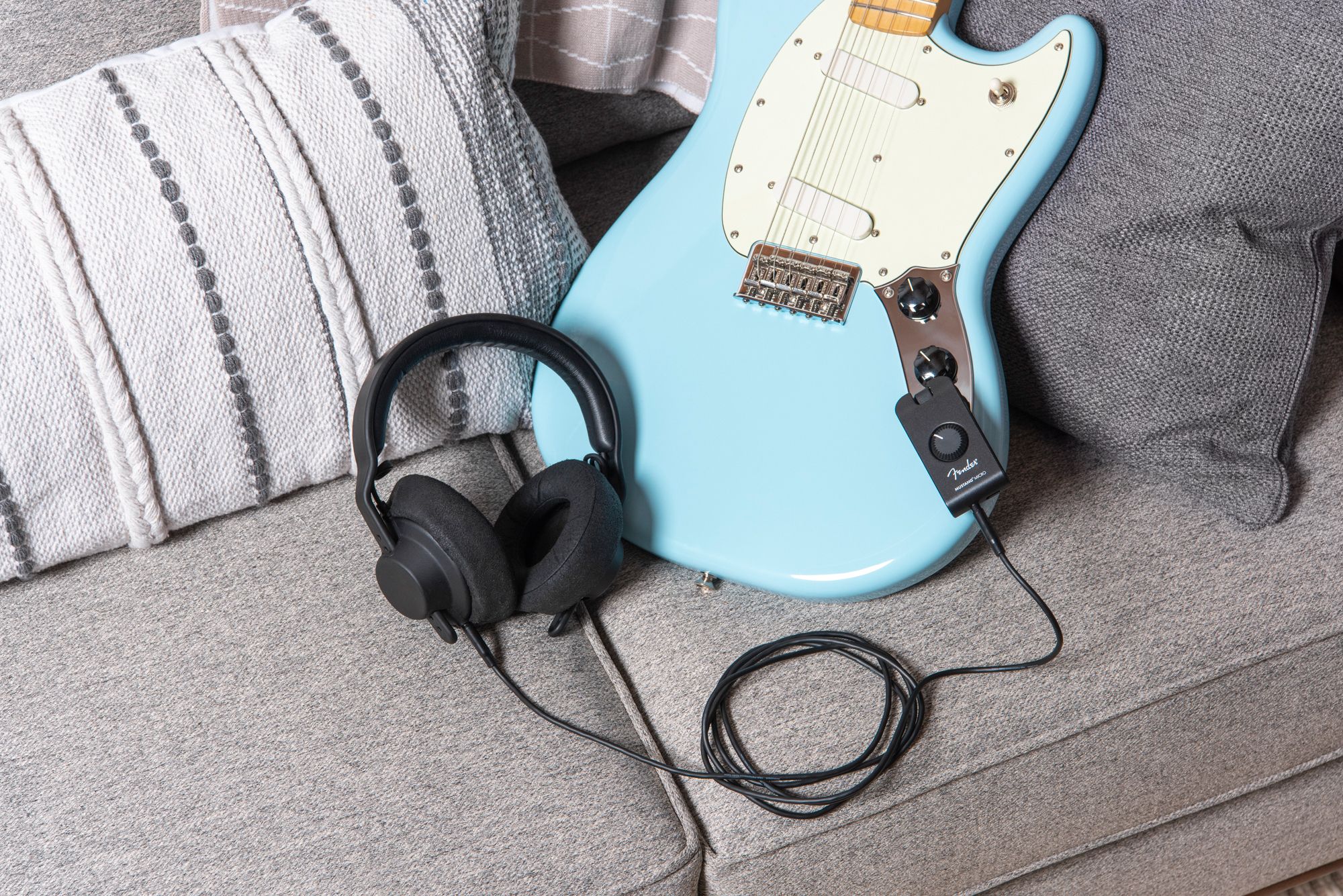 Fender Mustang Micro Headphone Amp Review – Guitars For Idiots
